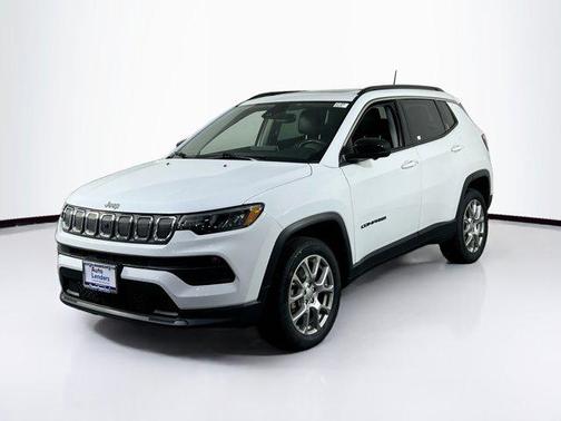 Bright White Clearcoat 2022 Jeep Compass Latitude Lux