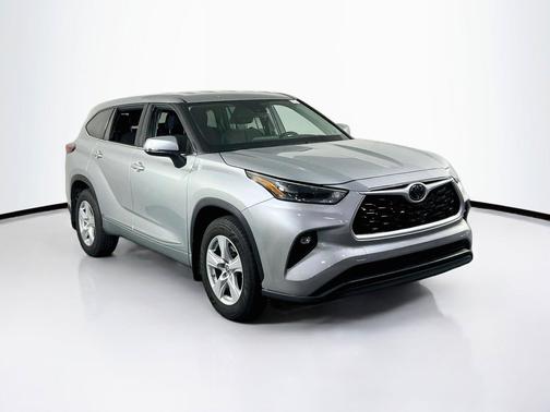 Celestial Silver Metallic 2021 Toyota Highlander LE