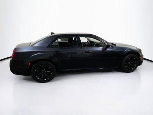 2019 Chrysler 300 Touring