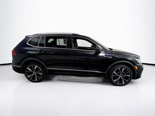 2022 Volkswagen Tiguan 2.0T SEL R-Line 4MOTION