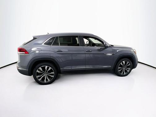 Pyrite Silver Metallic 2020 Volkswagen Atlas Cross Sport 3.6L V6 SEL 4MOTION