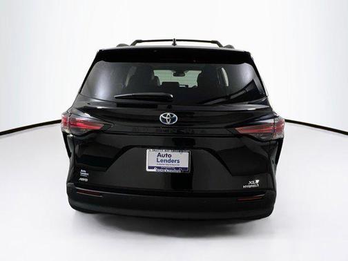 2021 Toyota Sienna XLE 7 Passenger