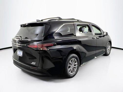 2021 Toyota Sienna XLE 7 Passenger