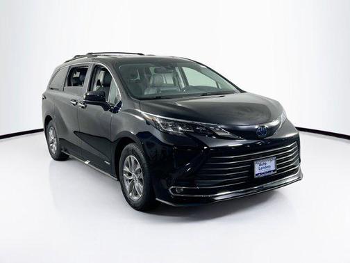 2021 Toyota Sienna XLE 7 Passenger