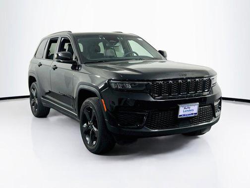 Diamond Black Crystal Pearlcoat 2023 Jeep Grand Cherokee Altitude