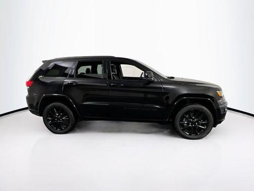 2022 Jeep Grand Cherokee Laredo
