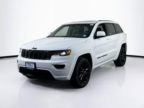 2022 Jeep Grand Cherokee Laredo