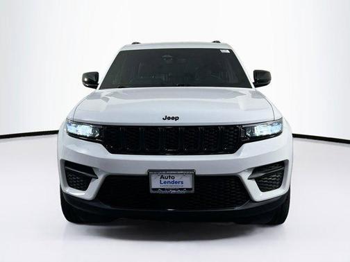 2022 Jeep Grand Cherokee Altitude