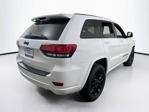 2022 Jeep Grand Cherokee Laredo