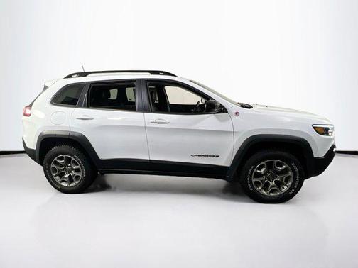 Bright White Clearcoat 2022 Jeep Cherokee Trailhawk