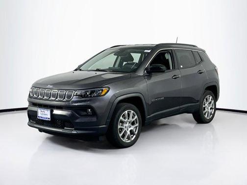 Granite Crystal Metallic Clearcoat 2022 Jeep Compass Latitude Lux