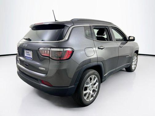 Granite Crystal Metallic Clearcoat 2022 Jeep Compass Latitude Lux
