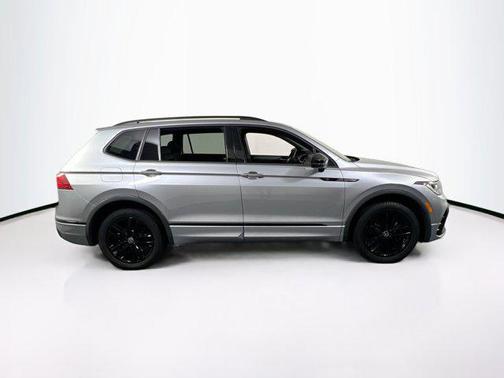 2022 Volkswagen Tiguan 2.0T SE R-Line Black 4MOTION