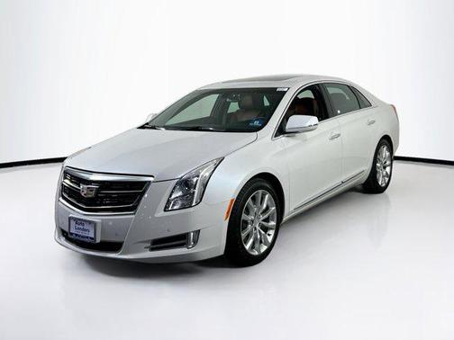 Crystal White Tricoat 2017 Cadillac XTS Luxury