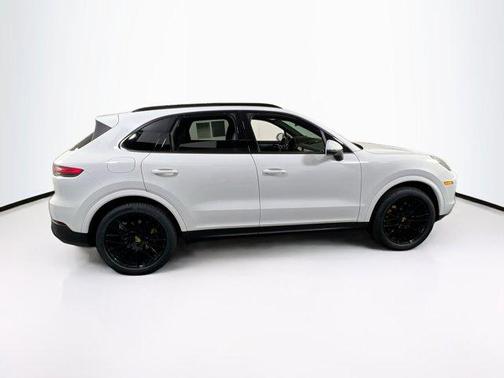 2023 Porsche Cayenne Platinum Edition