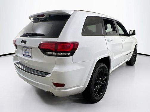 2022 Jeep Grand Cherokee Laredo
