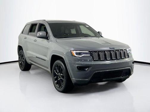 2022 Jeep Grand Cherokee Laredo