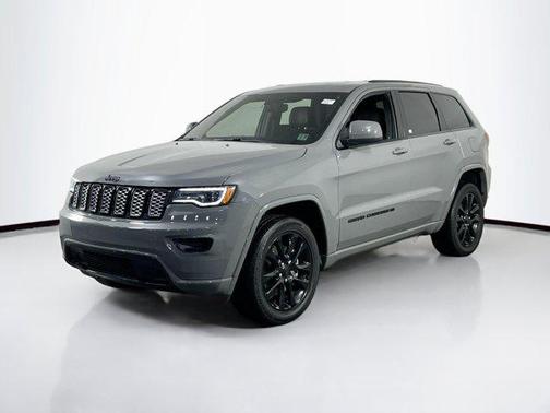 2022 Jeep Grand Cherokee Laredo