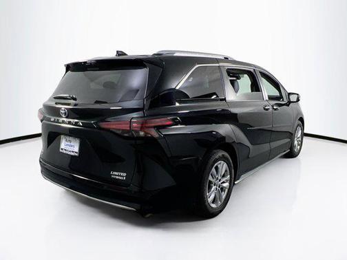 2021 Toyota Sienna Limited 7-Passenger