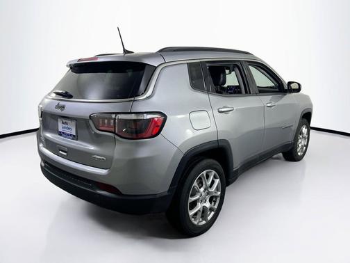Billet Silver Metallic Clearcoat 2022 Jeep Compass Latitude Lux