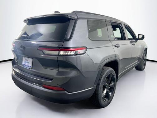 Baltic Gray Metallic Clearcoat 2023 Jeep Grand Cherokee L Altitude