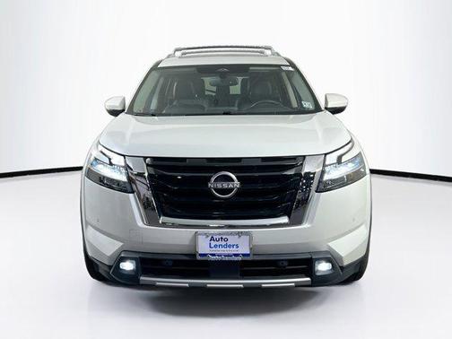 2022 Nissan Pathfinder SL 4WD