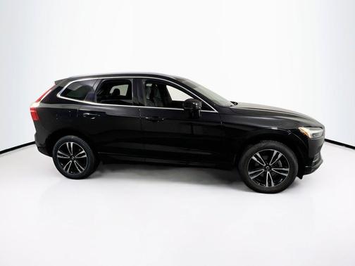 Onyx Black Metallic 2021 Volvo XC60 T5 Momentum