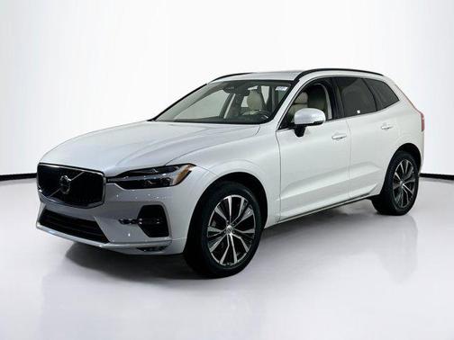 2022 Volvo XC60 B5 Momentum