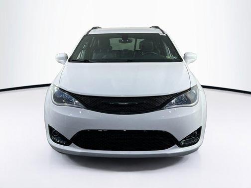 2018 Chrysler Pacifica Touring-L Plus