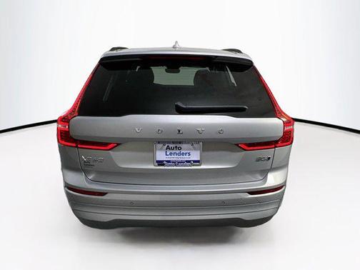 2022 Volvo XC60 B5 Momentum