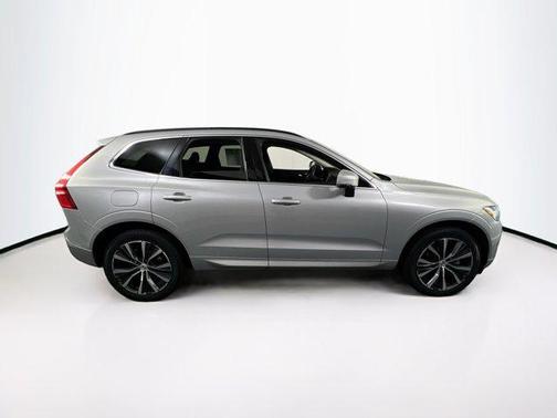 2022 Volvo XC60 B5 Momentum