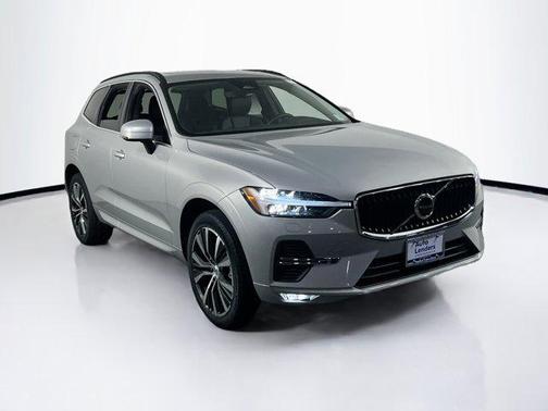 2022 Volvo XC60 B5 Momentum