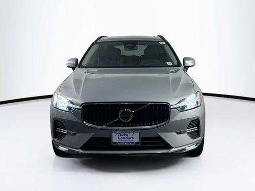 2022 Volvo XC60 B5 Momentum