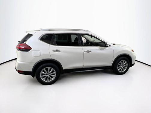 Pearl White Tricoat 2020 Nissan Rogue SV