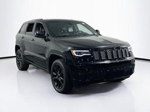 2022 Jeep Grand Cherokee Laredo