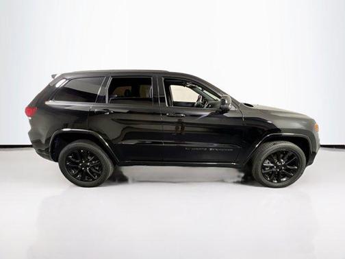 2022 Jeep Grand Cherokee Laredo