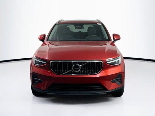 2023 Volvo XC40 B5 Plus Bright Theme