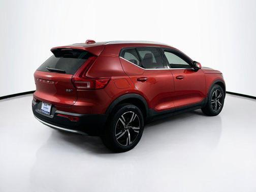 2023 Volvo XC40 B5 Plus Bright Theme