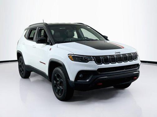 Bright White Clearcoat 2023 Jeep Compass Trailhawk