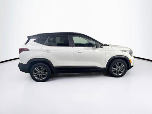2022 Kia Seltos S