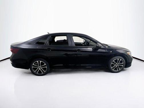 Deep Black Pearl 2024 Volkswagen Jetta 1.5T Sport