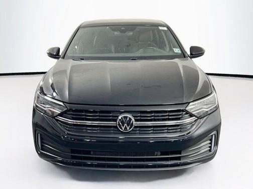Deep Black Pearl 2024 Volkswagen Jetta 1.5T Sport