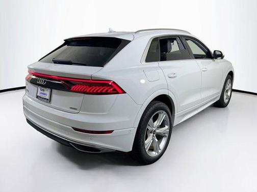 2023 Audi Q8 55 Premium Plus