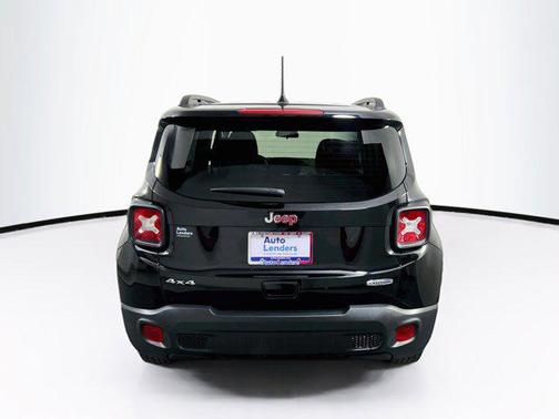 Black Clearcoat 2022 Jeep Renegade Latitude