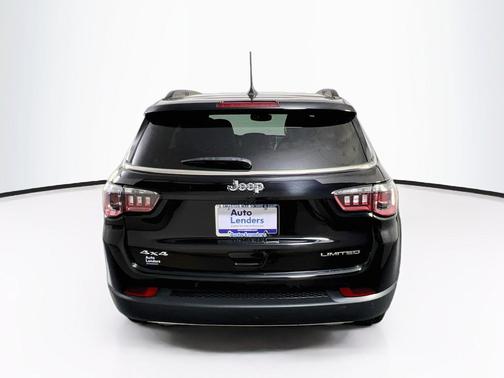 Diamond Black Crystal Pearlcoat 2023 Jeep Compass Limited