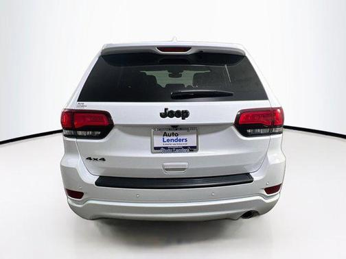 2022 Jeep Grand Cherokee Laredo