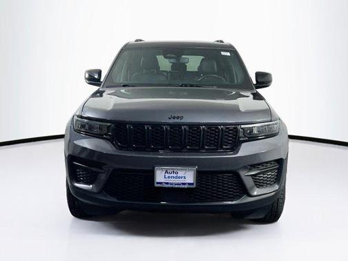 2022 Jeep Grand Cherokee Altitude