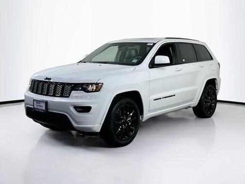2022 Jeep Grand Cherokee Laredo