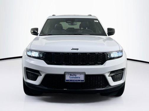 2022 Jeep Grand Cherokee Altitude