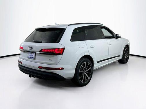 2023 Audi Q7 55 Premium Plus